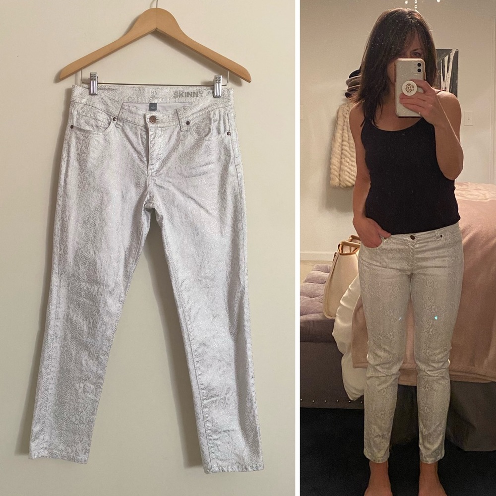 NEW YORK & COMPANY Low Rise Skinny Ankle Jean White Silver Metallic Size 2